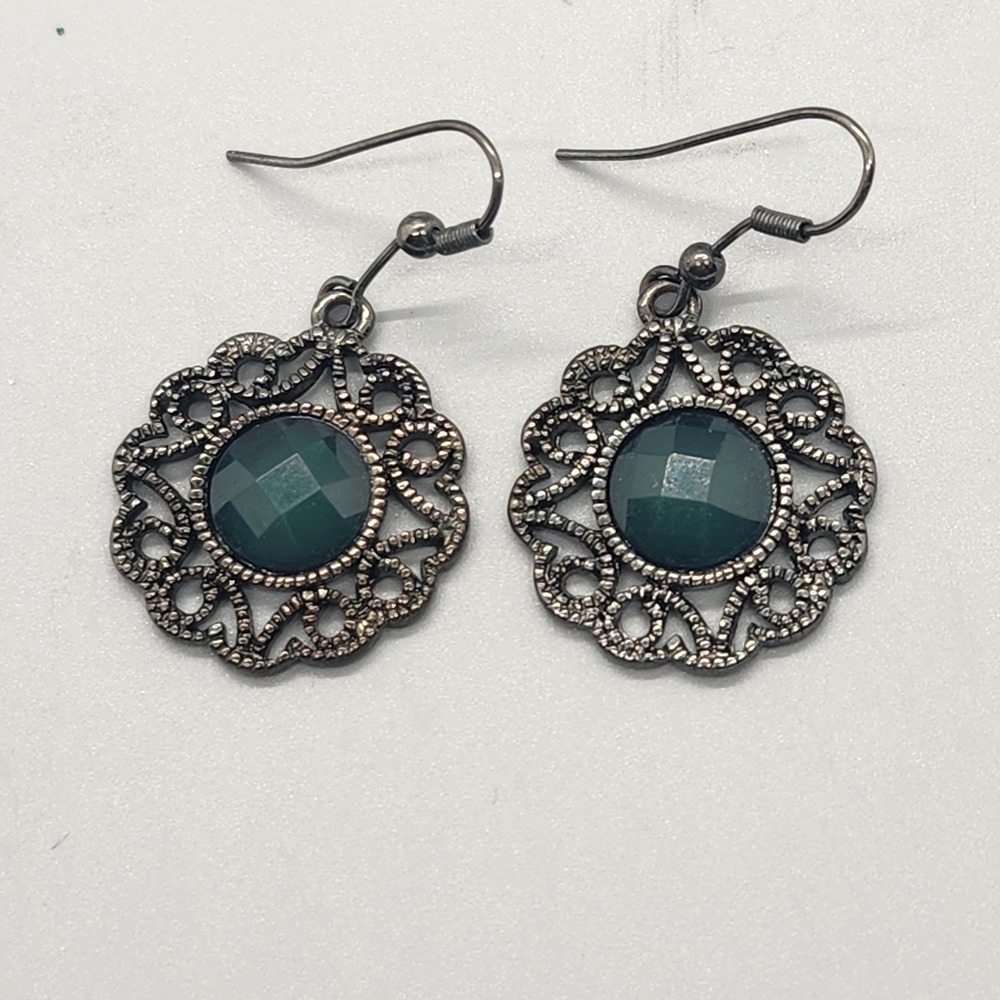 Bohemian Wire Wrapped Green Stone Dangle‎ Filigree French Wire Earrings